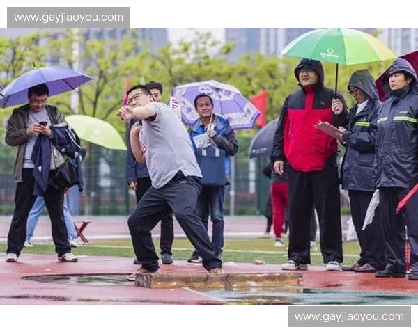 燃情赛场一往无前勇者争锋我们誓夺胜利足球荣耀属于我们